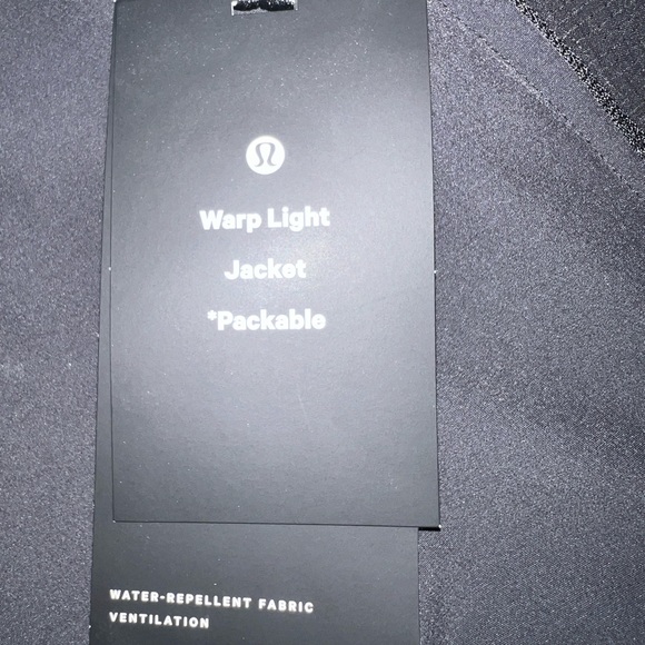 NEW WITH TAGS Warp light packable jacket - Picture 5 of 5
